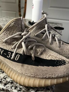 Yeezy Boost 350 V2 Beige Black